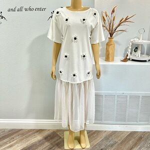 Vickie Lynn Vintage White Tulle Dress Size S/M Beaded Flowers Short Sleeve Retro